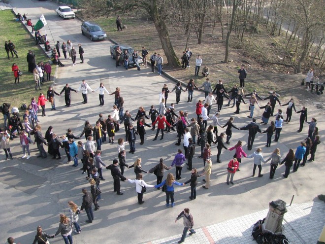 танці
